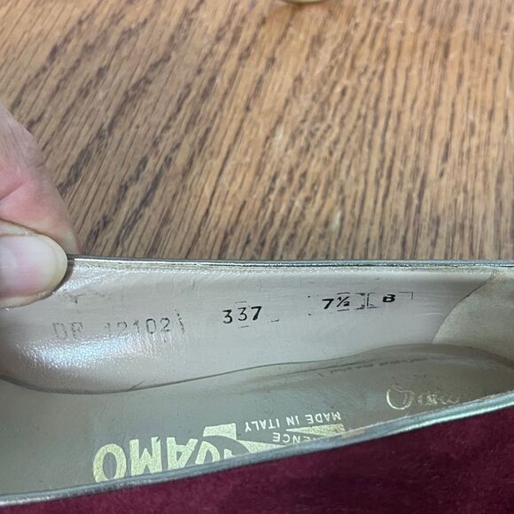 Salvatore Ferragamo Florence 7.5 A Maroon Bergundy Suede Heels - Picture 7 of 8